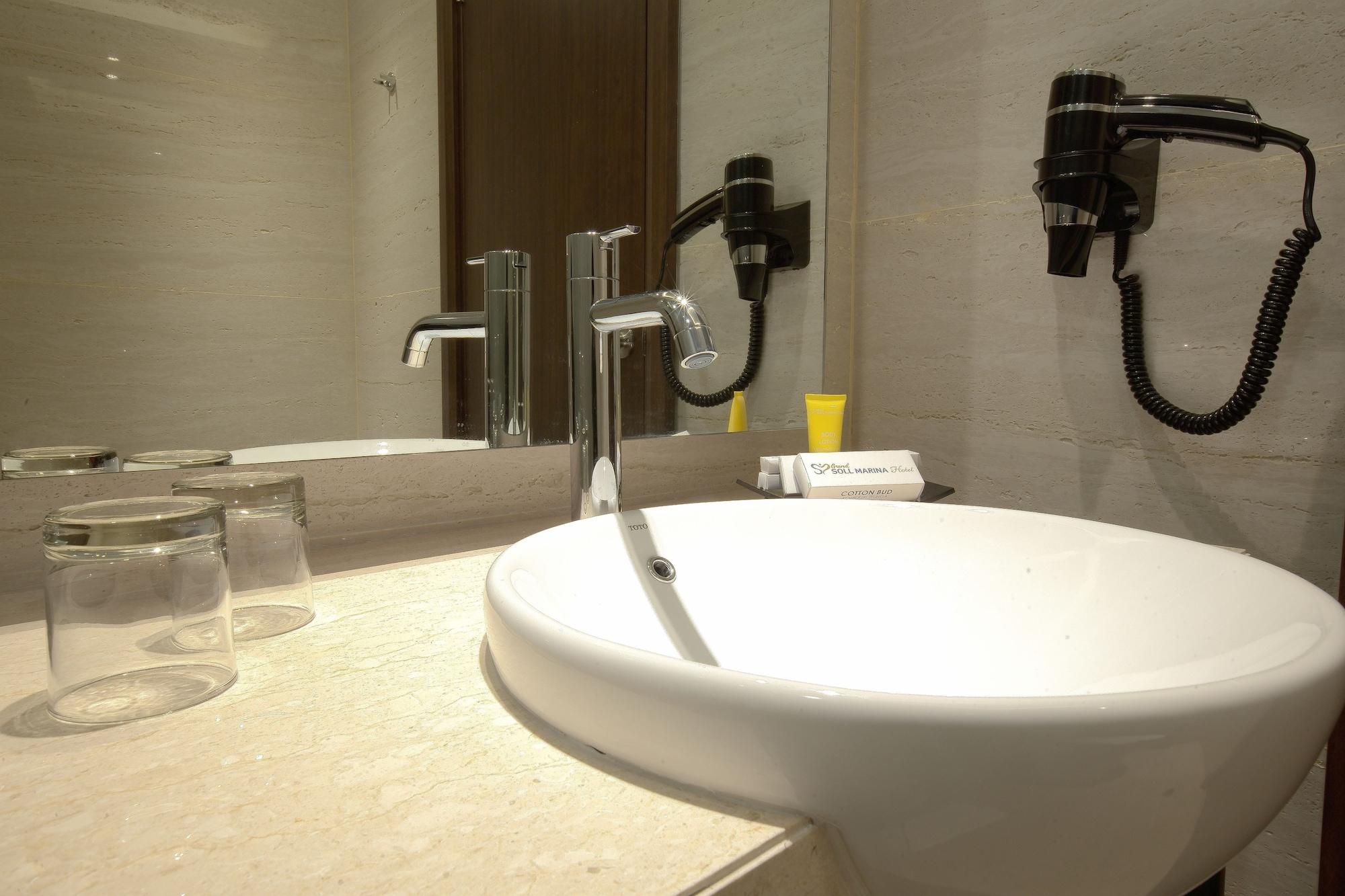 Grand Soll Marina Hotel Tangerang Buitenkant foto